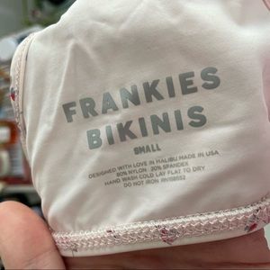FRANKIE BIKINI NEVER WORN 
this super cute pattern and style cut is perfect